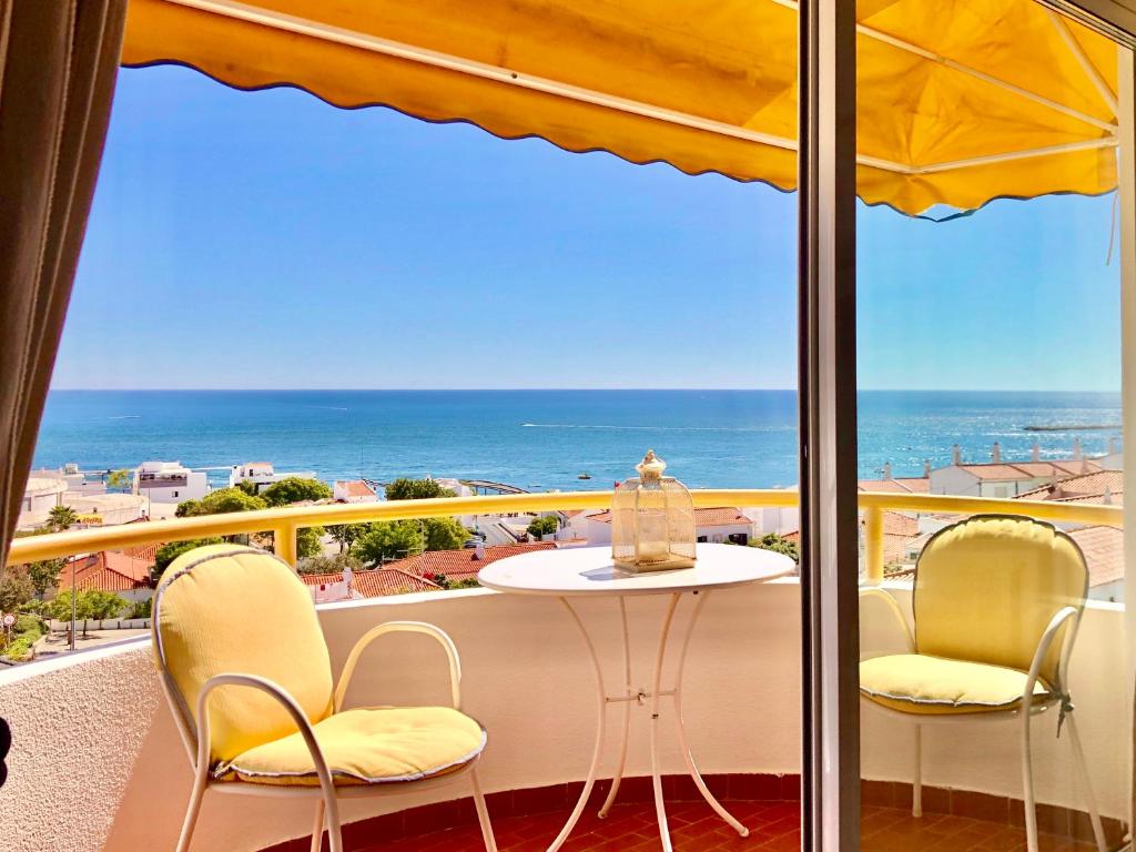 Gil Eanes Ocean View Nautical Apartment room 1